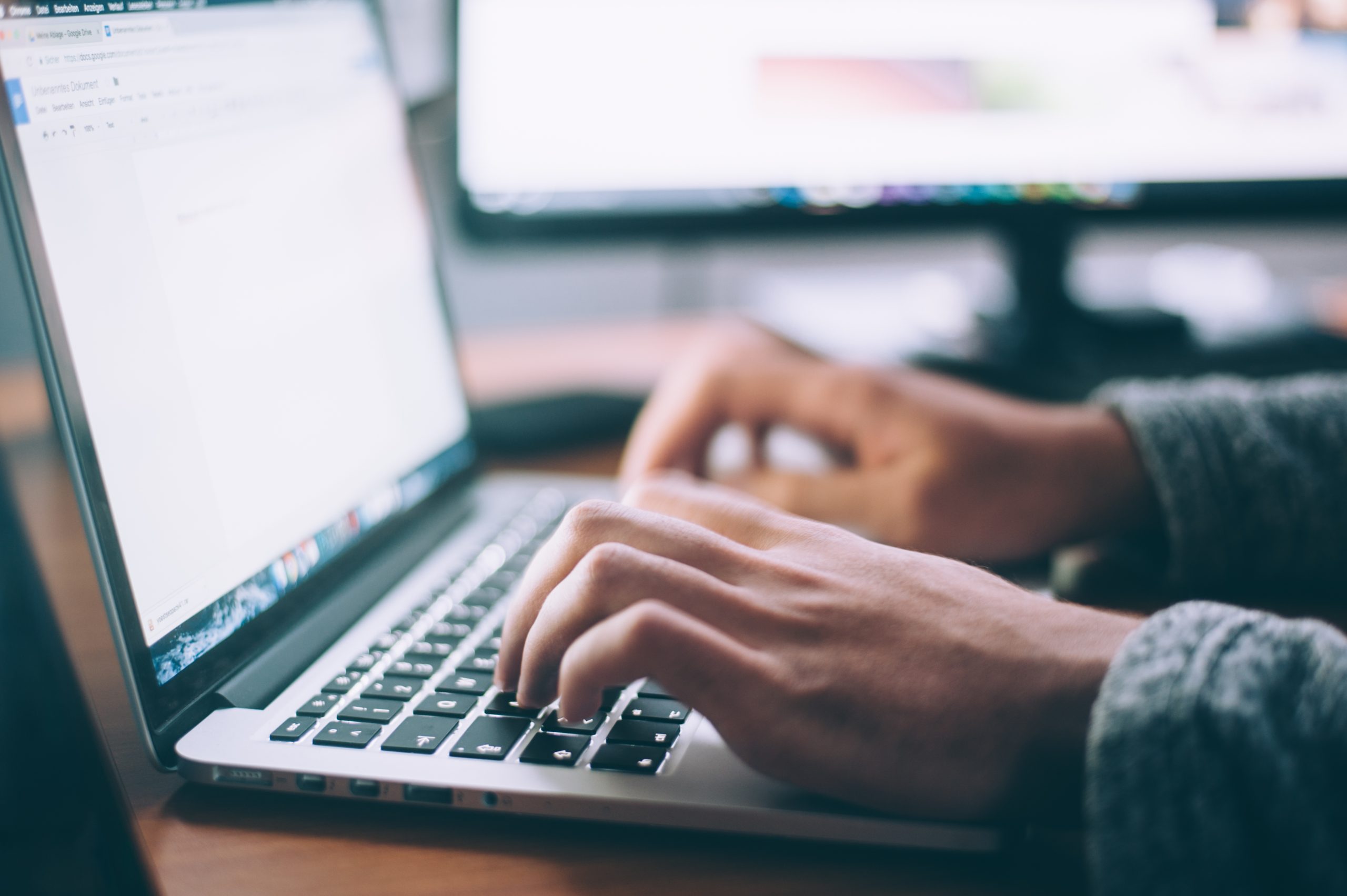 Portage salarial ou SSII : quel statut choisir pour le consultant IT ?